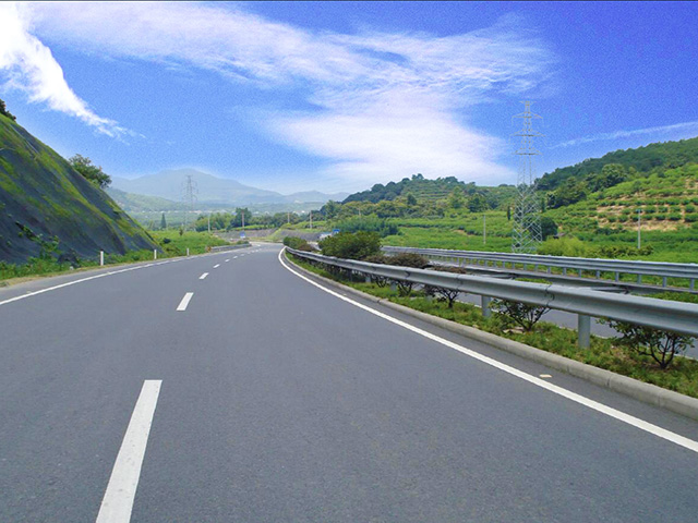 國(guó)道317線俄爾雅塘至崗?fù)隙喂犯臄U(kuò)建工程